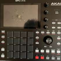 Синтезатор драм-машины AKAI MPC ONE Music Workstation, в Москве