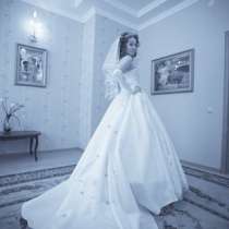 Шикарное свадебное платье со шлейфом , в Санкт-Петербурге