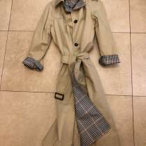 Плащ, в Москве