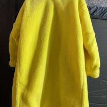 Шубы зимние яркие, в Владивостоке